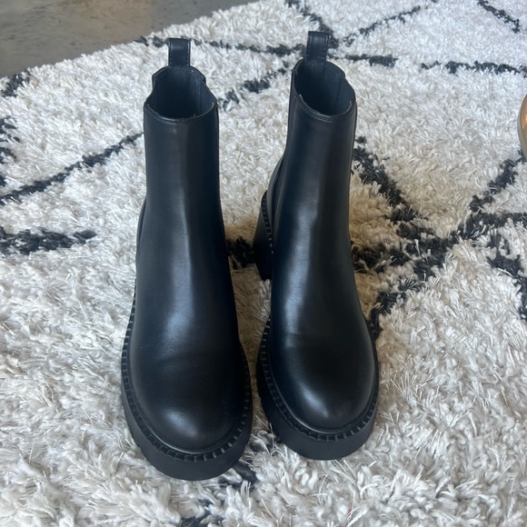 Madden girl Trust Chelsea Bootie- size 9 *BRAND NEW NEVER WORN* - Picture 2 of 6